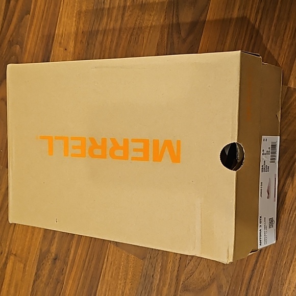 New Women's Merrell Sneakers - Picture 7 of 7